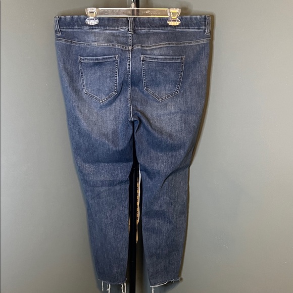 Liverpool Medium acid Wash pull on Jeans - Picture 4 of 5